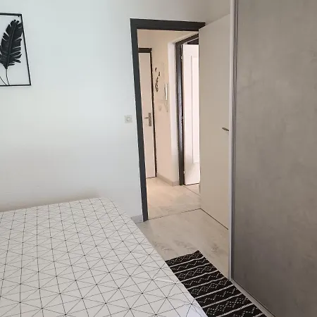 Appartement A 50 Metres De La Plage Frejus Exterior photo